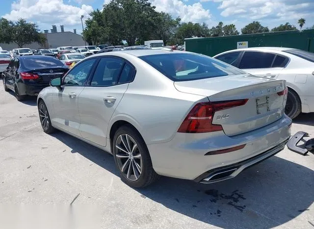 7JR102FZ6MG112595 2021 2021 Volvo S60- T5 Momentum 3