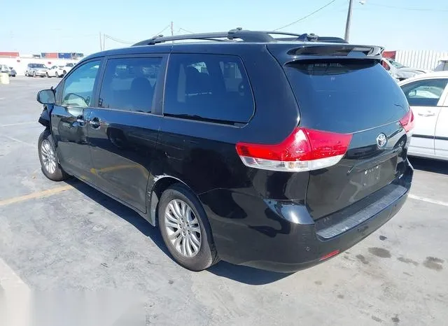 5TDYK3DC2ES451499 2014 2014 Toyota Sienna- Xle V6 8 Passenger 3