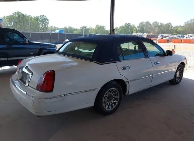 1LNHM82W3YY774727 2000 2000 Lincoln Town Car- Signature 4