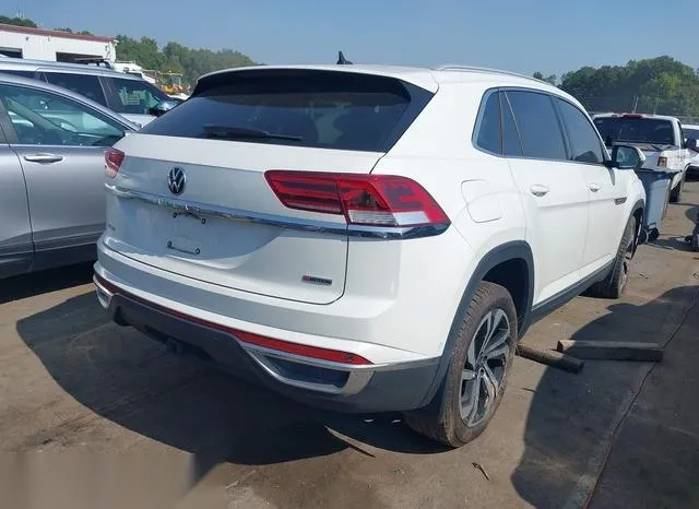 1V2TE2CA9MC226698 2021 2021 Volkswagen Atlas- Cross Sport 3- 4