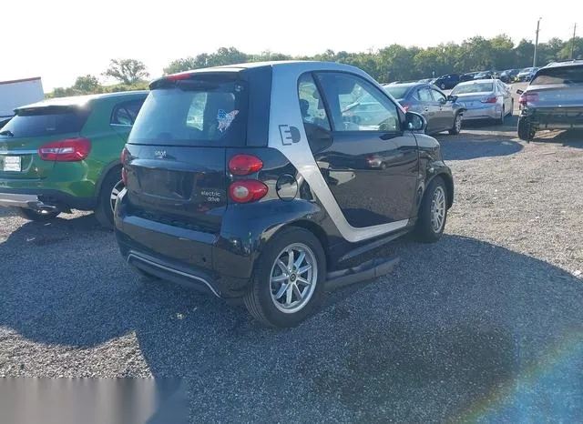 WMEEJ9AA6DK675586 2013 2013 Smart Fortwo- Electric Drive Pas 4