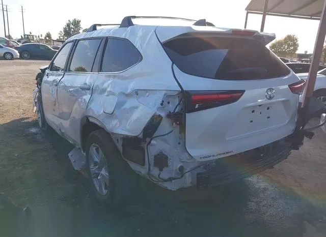 5TDKDRAH3PS002452 2023 2023 Toyota Highlander- LE 3