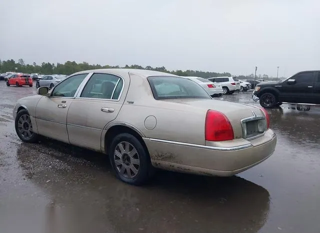 1LNHM82VX6Y623422 2006 2006 Lincoln Town Car- Signature Limited 3