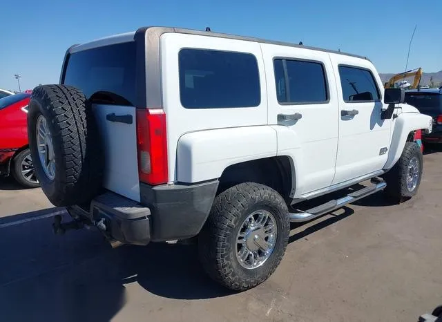 5GTDN136868111732 2006 2006 Hummer H3- SUV 4