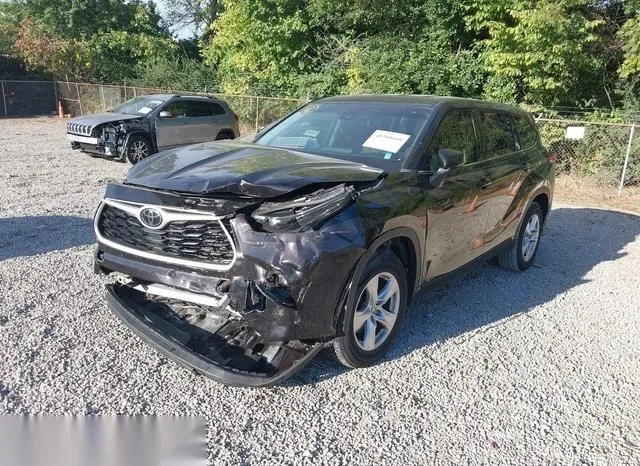 5TDCZRAH8MS086866 2021 2021 Toyota Highlander- L 2