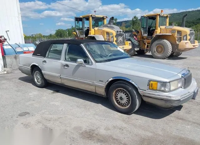 1LNLM83W7NY600583 1992 1992 Lincoln Town Car- Cartier 1