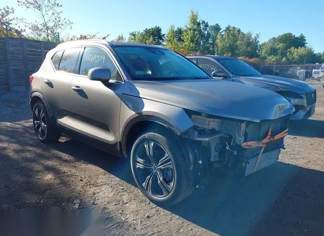 YV4162UL9M2543535 2021 2021 Volvo XC40- T5 Inscription 1