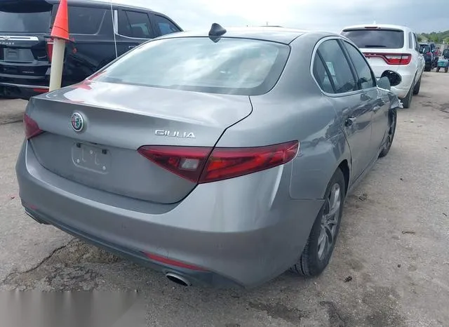 ZARFAEBN0J7563772 2018 2018 Alfa Romeo Giulia- Rwd 4