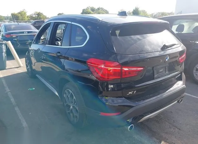 WBXJG9C0XM5T21460 2021 2021 BMW X1- Xdrive28I 3