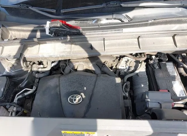 5TDBZRBH3MS549751 2021 2021 Toyota Highlander- LE 10