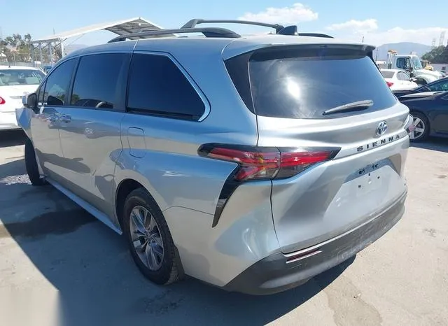 5TDKRKEC0NS074939 2022 2022 Toyota Sienna- LE 3