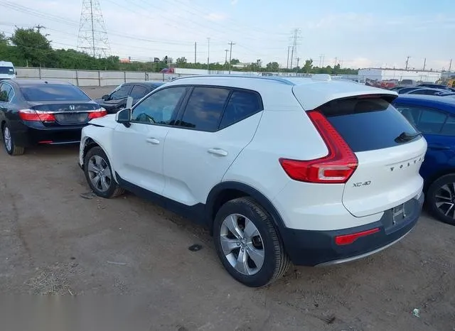 YV4162UK5K2122948 2019 2019 Volvo XC40- T5 Momentum 3