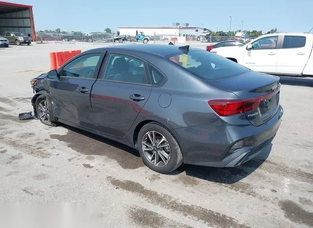 3KPF24AD4PE688129 2023 2023 KIA Forte- Lxs 3