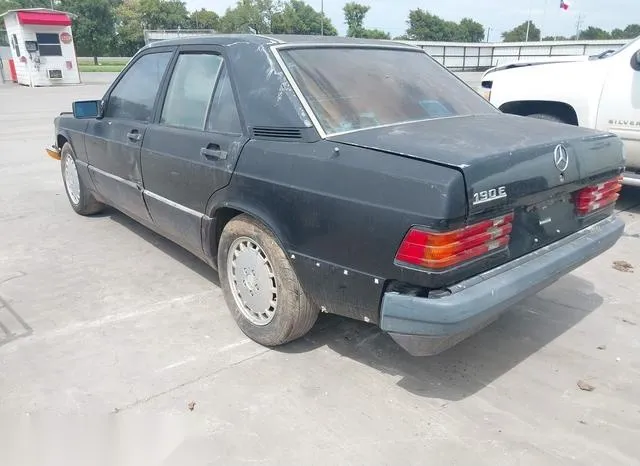 WDBDA29D9PG021638 1993 1993 Mercedes-Benz 190- E 2-6 3