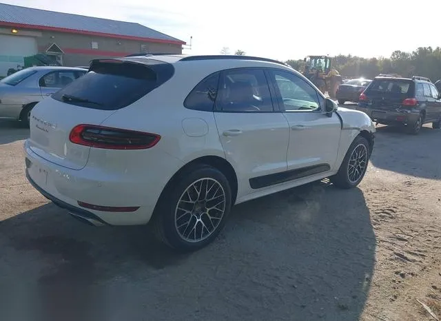 WP1AF1A54FLB94220 2015 2015 Porsche Macan 4