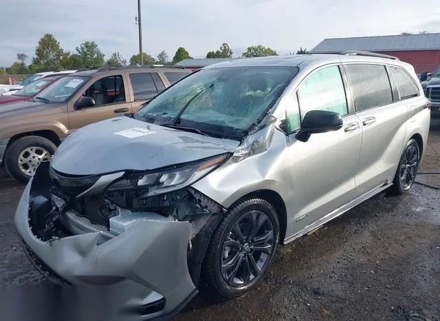 5TDXRKEC6MS037169 2021 2021 Toyota Sienna- Xse 2