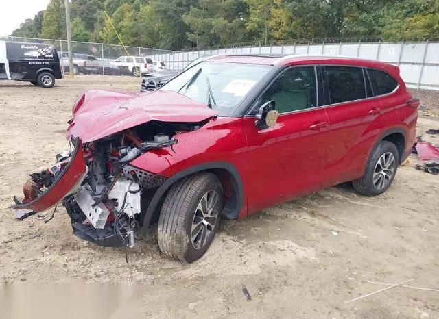 5TDHZRAH0NS104199 2022 2022 Toyota Highlander- Xle 2