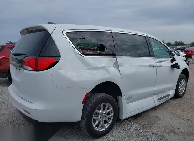 2C4RC1CG1NR172578 2022 2022 Chrysler Voyager- LX 6