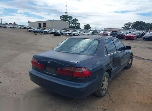 1HGCG6655YA032304 2000 2000 Honda Accord- 2-3 LX 4