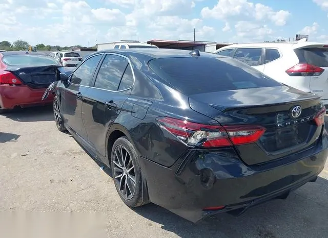 4T1G11AK0NU673819 2022 2022 Toyota Camry- SE 3