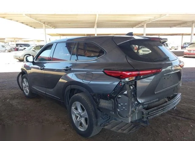 5TDCZRAH6NS558516 2022 2022 Toyota Highlander- L 3