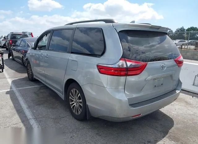 5TDYZ3DC1LS048428 2020 2020 Toyota Sienna- Xle 3