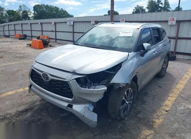 5TDKDRAH3RS548381 2024 2024 Toyota Highlander- Xle 2