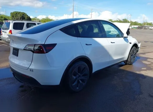 7SAYGDED2RF094899 2024 2024 Tesla Model Y 4