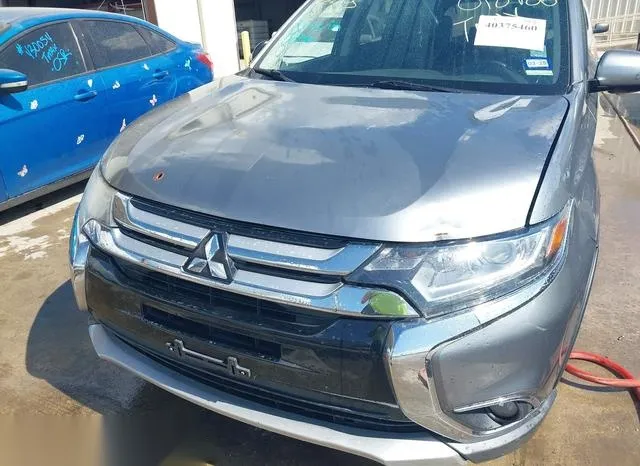 JA4AD3A32GZ018986 2016 2016 Mitsubishi Outlander- SE 6