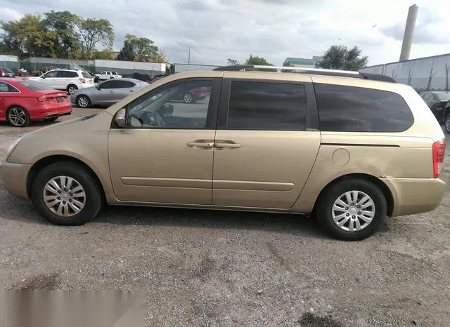 KNDMG4C77B6410372 2011 2011 KIA Sedona- LX 6