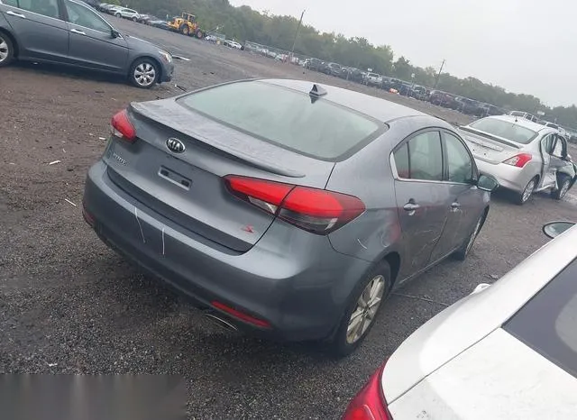 3KPFL4A79HE111931 2017 2017 KIA Forte- S 4