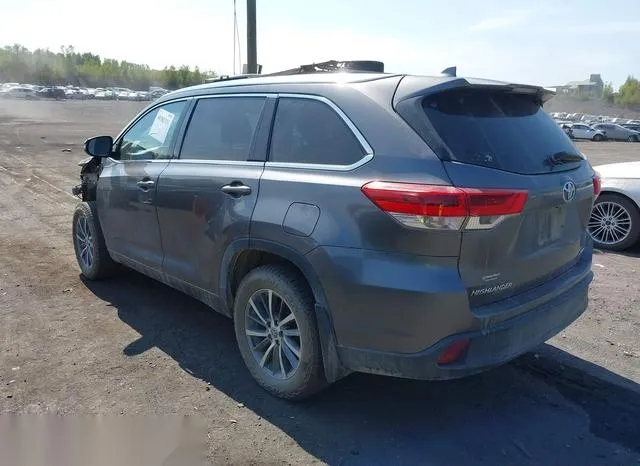 5TDJZRFH7JS533182 2018 2018 Toyota Highlander- Xle 3