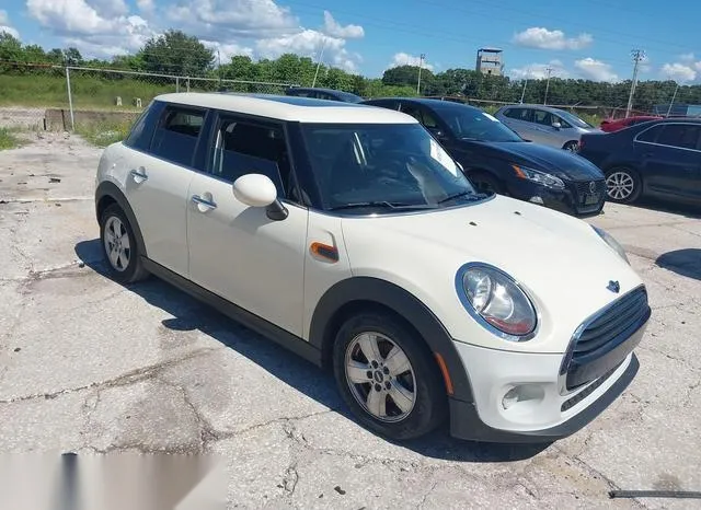 WMWXU1C56H2E19132 2017 2017 Mini Hardtop- Cooper 1