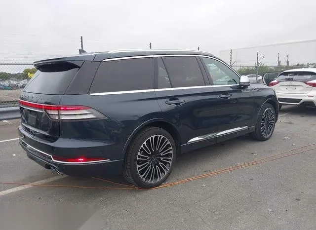 5LM5J9XC9MGL06918 2021 2021 Lincoln Aviator- Black Label 4