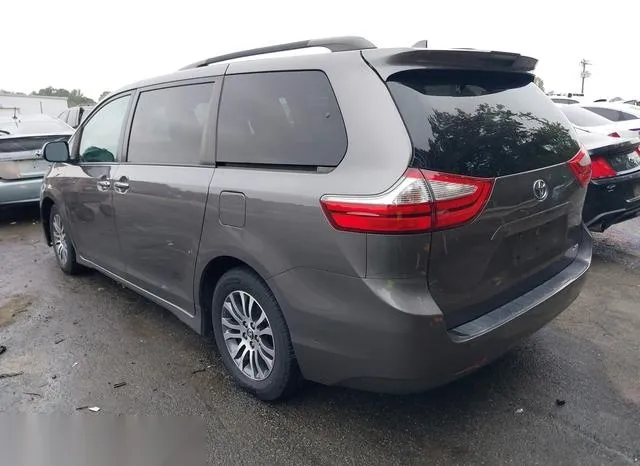 5TDYZ3DCXKS993053 2019 2019 Toyota Sienna- Xle 8 Passenger 3