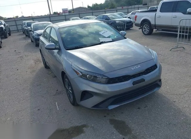 3KPF24AD2PE568006 2023 2023 KIA Forte- Lxs 1