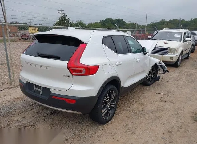 YV4162UL1N2770168 2022 2022 Volvo XC40- T5 Inscription 4