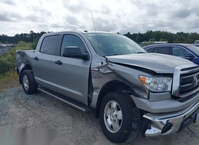 5TFEY5F1XAX086406 2010 2010 Toyota Tundra- Grade 5-7L V8 6