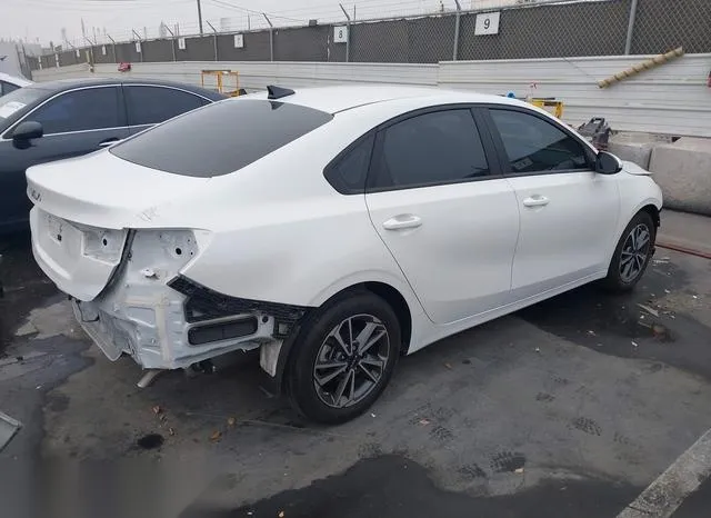 3KPF24AD4NE469135 2022 2022 KIA Forte- Lxs 4