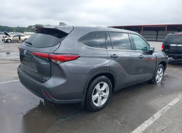 5TDBBRCH6MS528427 2021 2021 Toyota Highlander- Hybrid Le 4