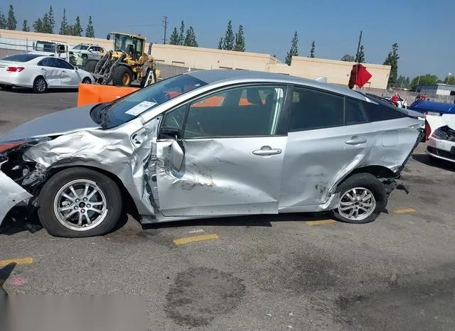 JTDKARFU2K3070203 2019 2019 Toyota Prius- LE 6