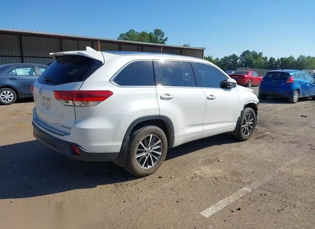 5TDJZRFH8HS512724 2017 2017 Toyota Highlander- Xle 4