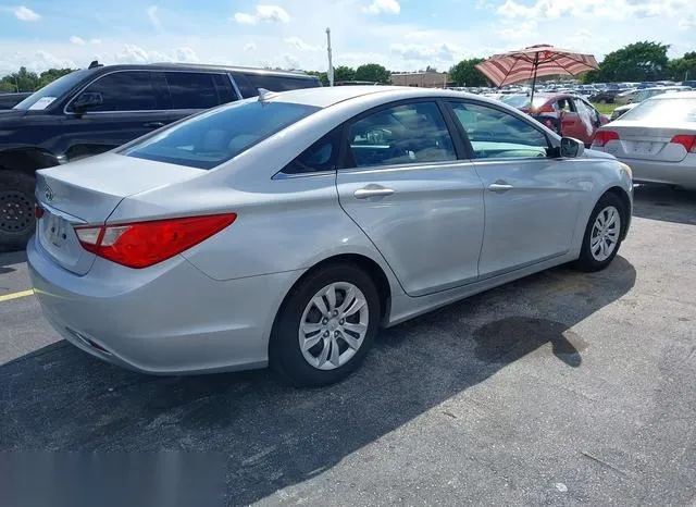 5NPEB4AC4CH452928 2012 2012 Hyundai Sonata- Gls 4