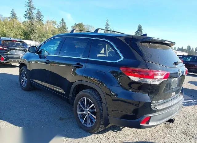 5TDJZRFHXHS431689 2017 2017 Toyota Highlander- Xle 3