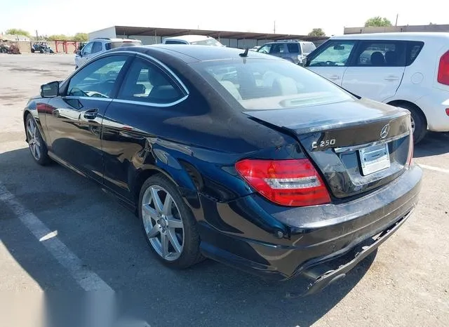 WDDGJ4HB4DG032395 2013 2013 Mercedes-Benz C 250 3