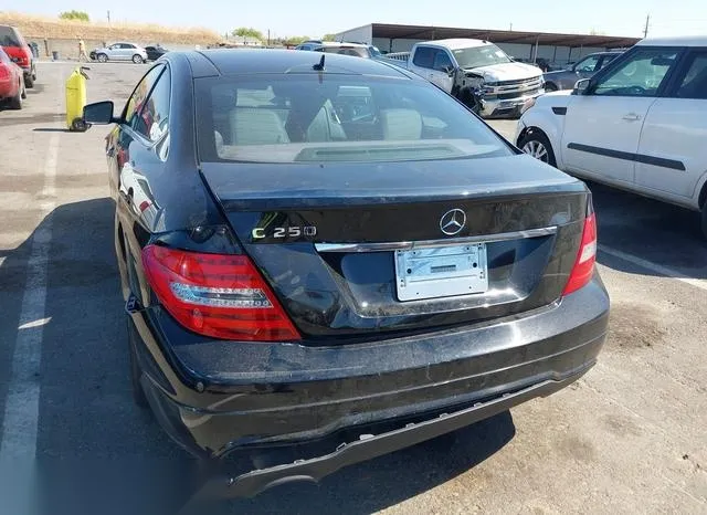 WDDGJ4HB4DG032395 2013 2013 Mercedes-Benz C 250 6