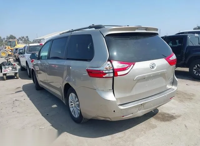 5TDYZ3DC8HS857383 2017 2017 Toyota Sienna- Xle Premium 8 Pas 3