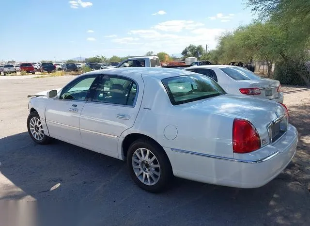 1LNHM81V66Y651140 2006 2006 Lincoln Town Car- Signature 3