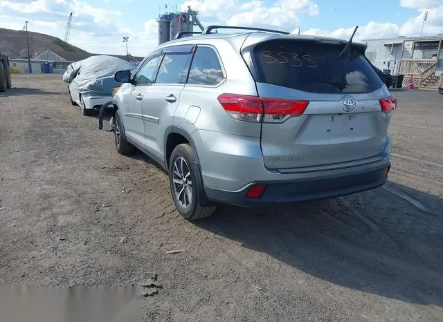 5TDJZRFHXKS726296 2019 2019 Toyota Highlander- Xle 3