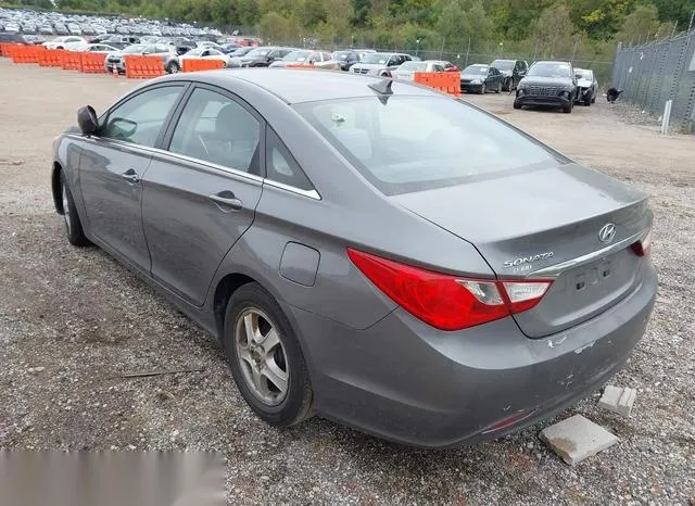 5NPEB4AC0BH028189 2011 2011 Hyundai Sonata- Gls 3